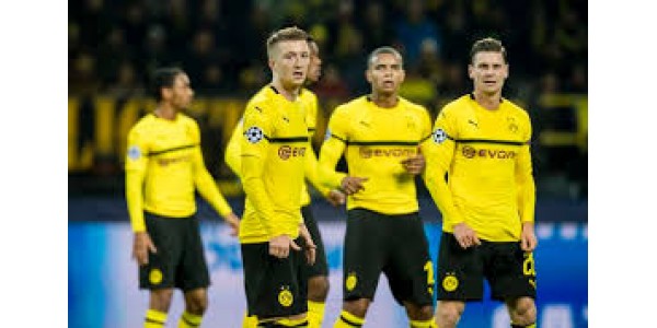 Borussia Dortmund ylläpitää edelleen etureunaa